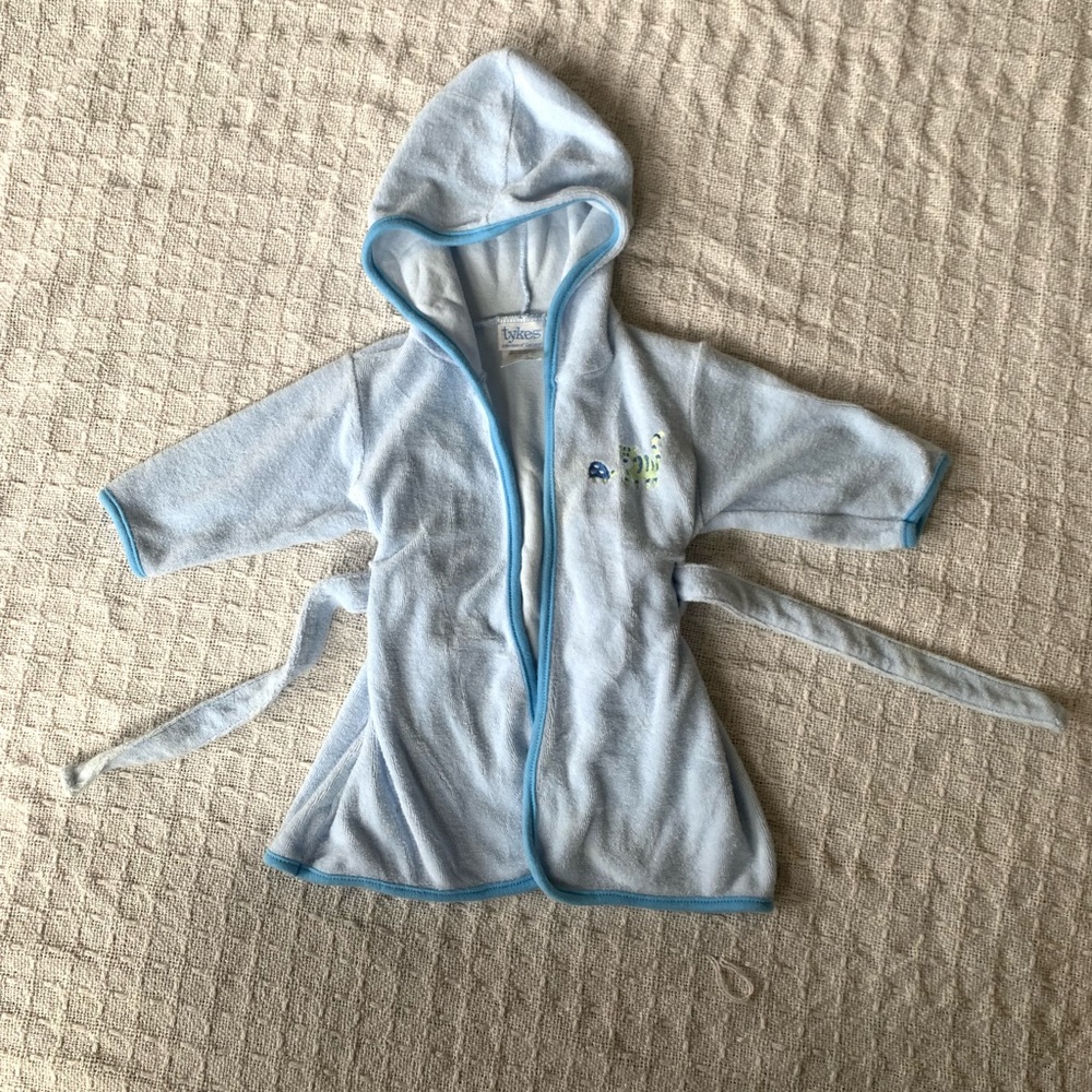 3/$20 bundle Baby Boy’s Bathrobe 0-9 months